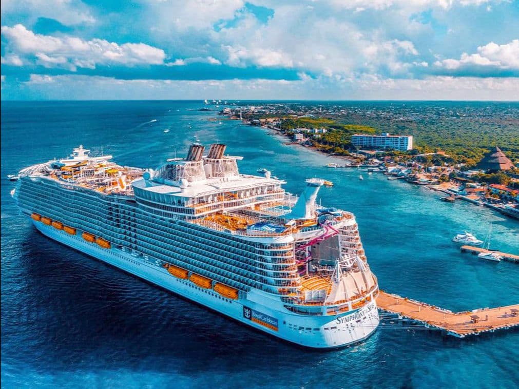 Symphony of the Seas at sea